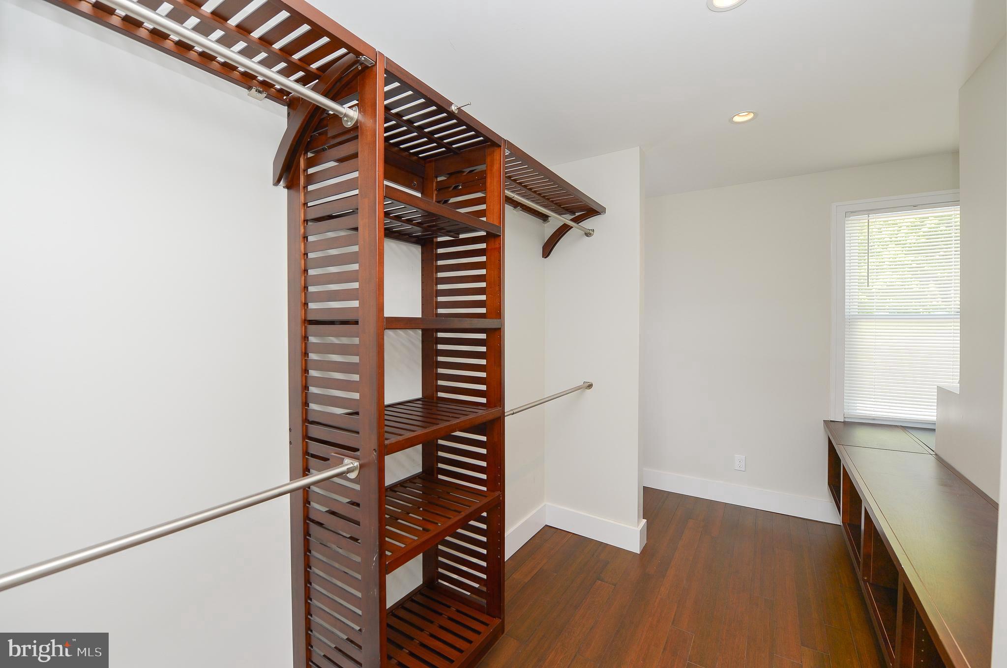 ROXBOROUGH - Residential