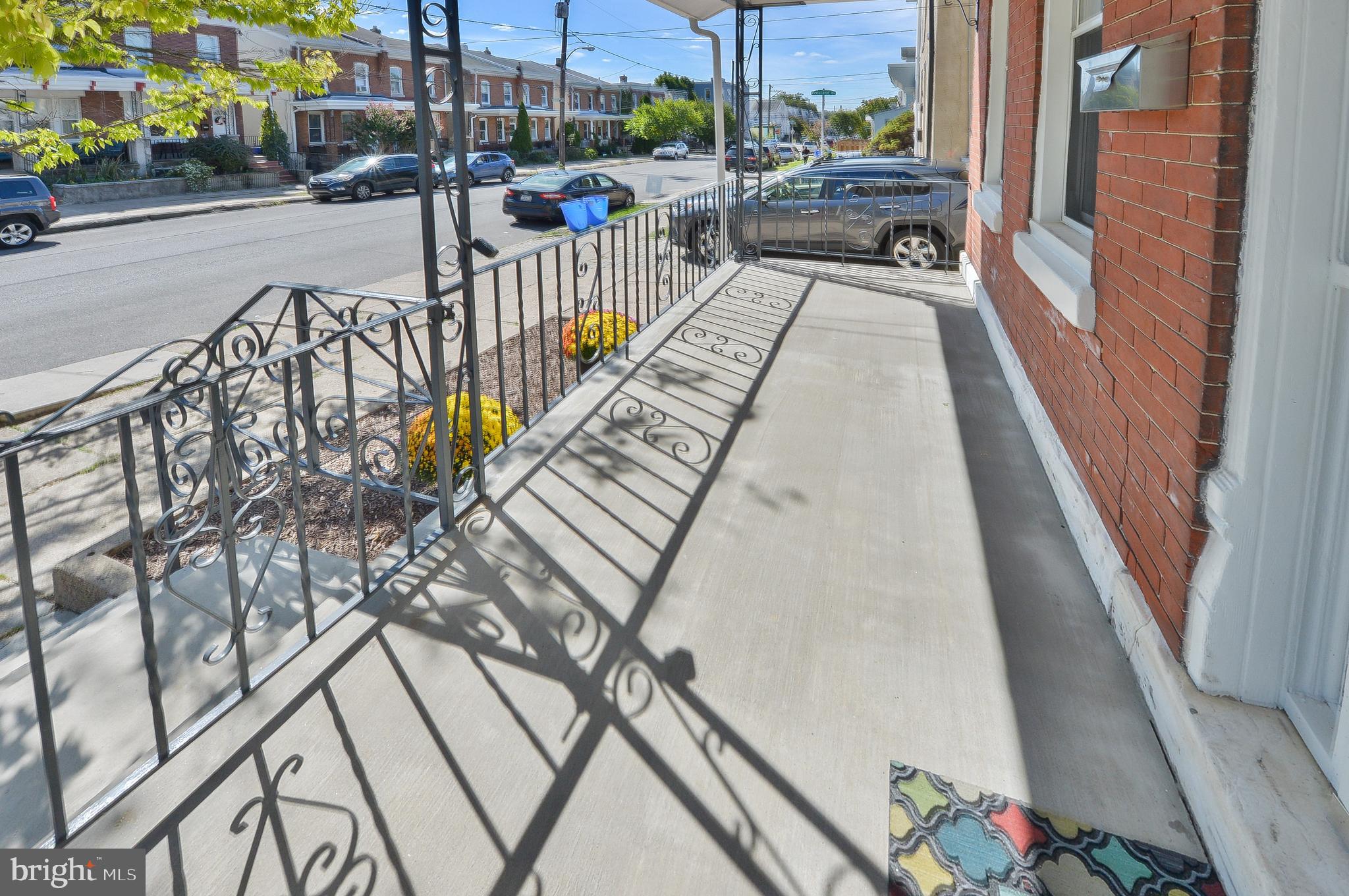 ROXBOROUGH - Residential