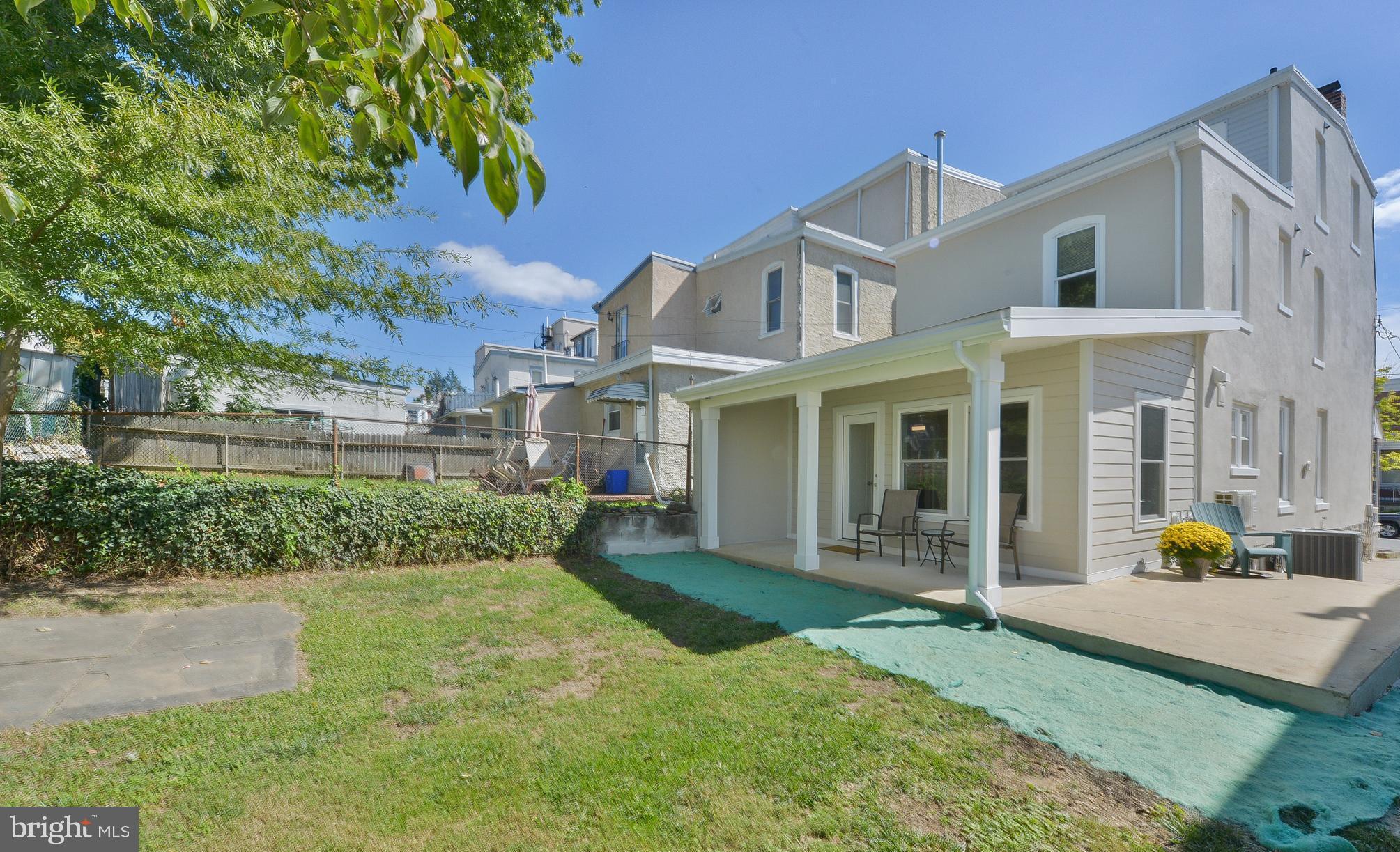 ROXBOROUGH - Residential