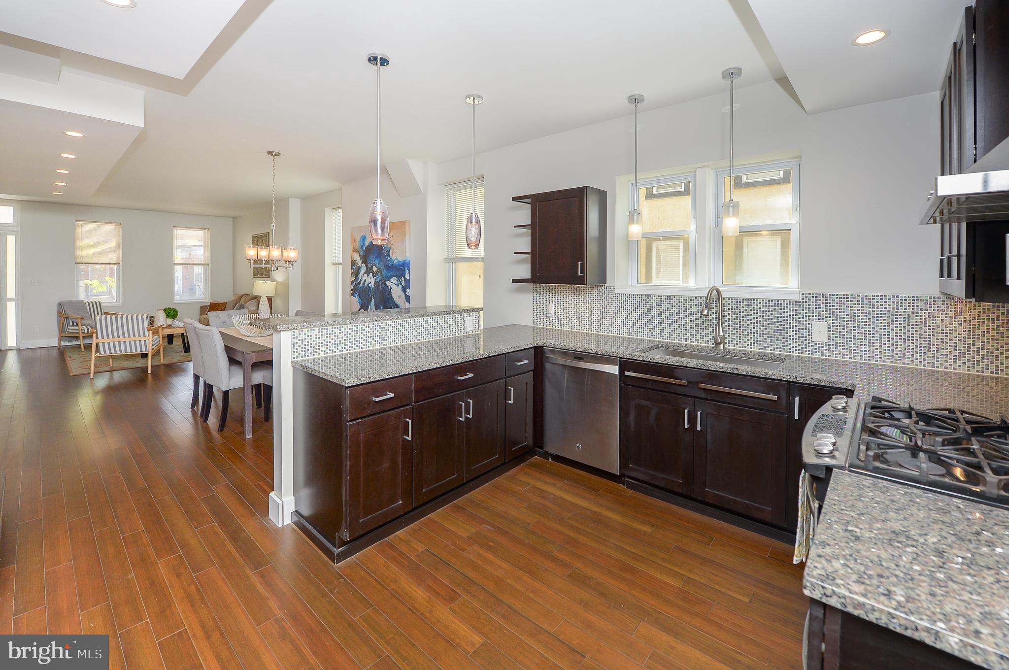 ROXBOROUGH - Residential