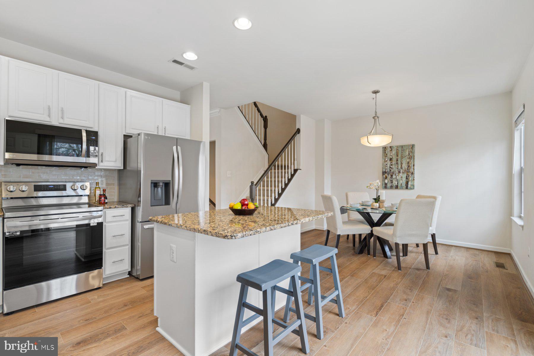 WATERS EDGE - Residential