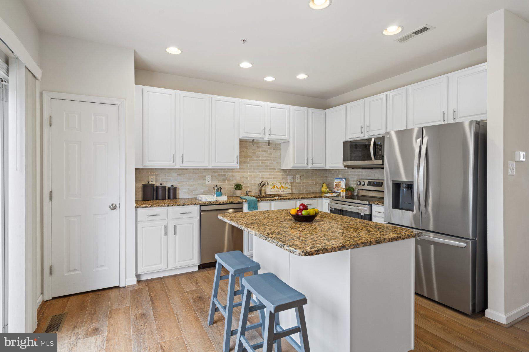 WATERS EDGE - Residential