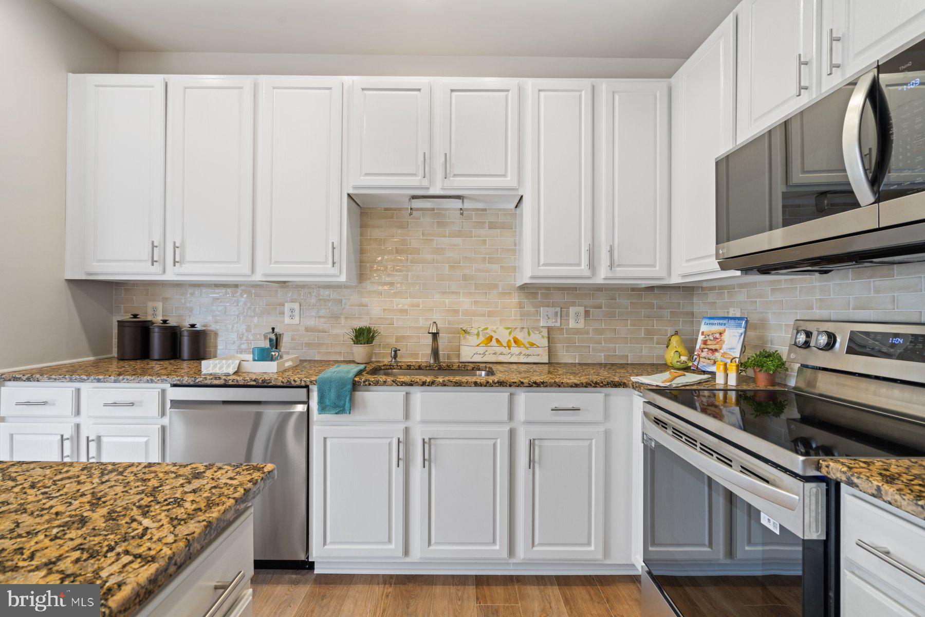 WATERS EDGE - Residential