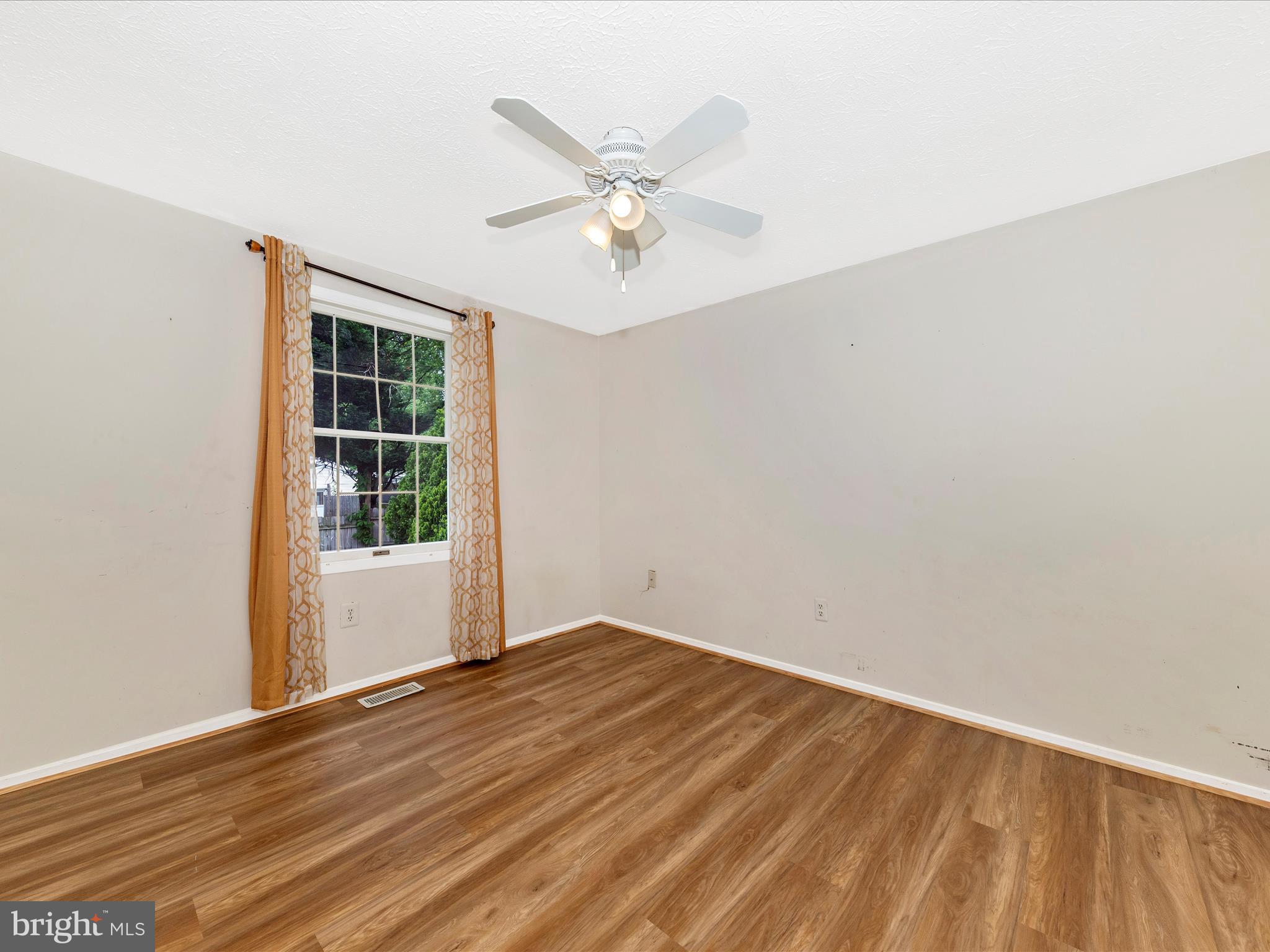 HILLCREST ORCHARDS - Residential