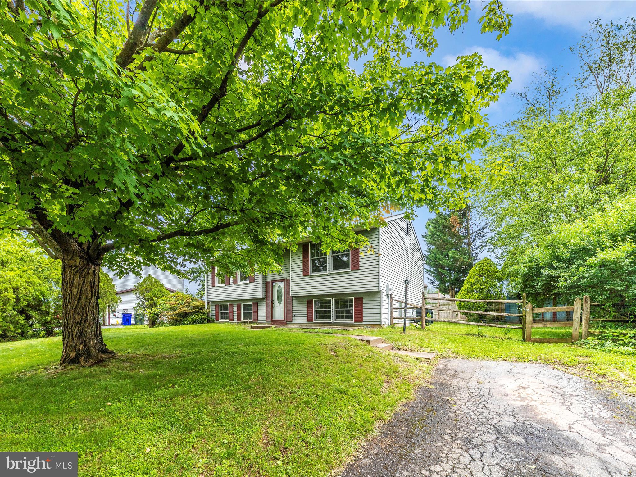 HILLCREST ORCHARDS - Residential