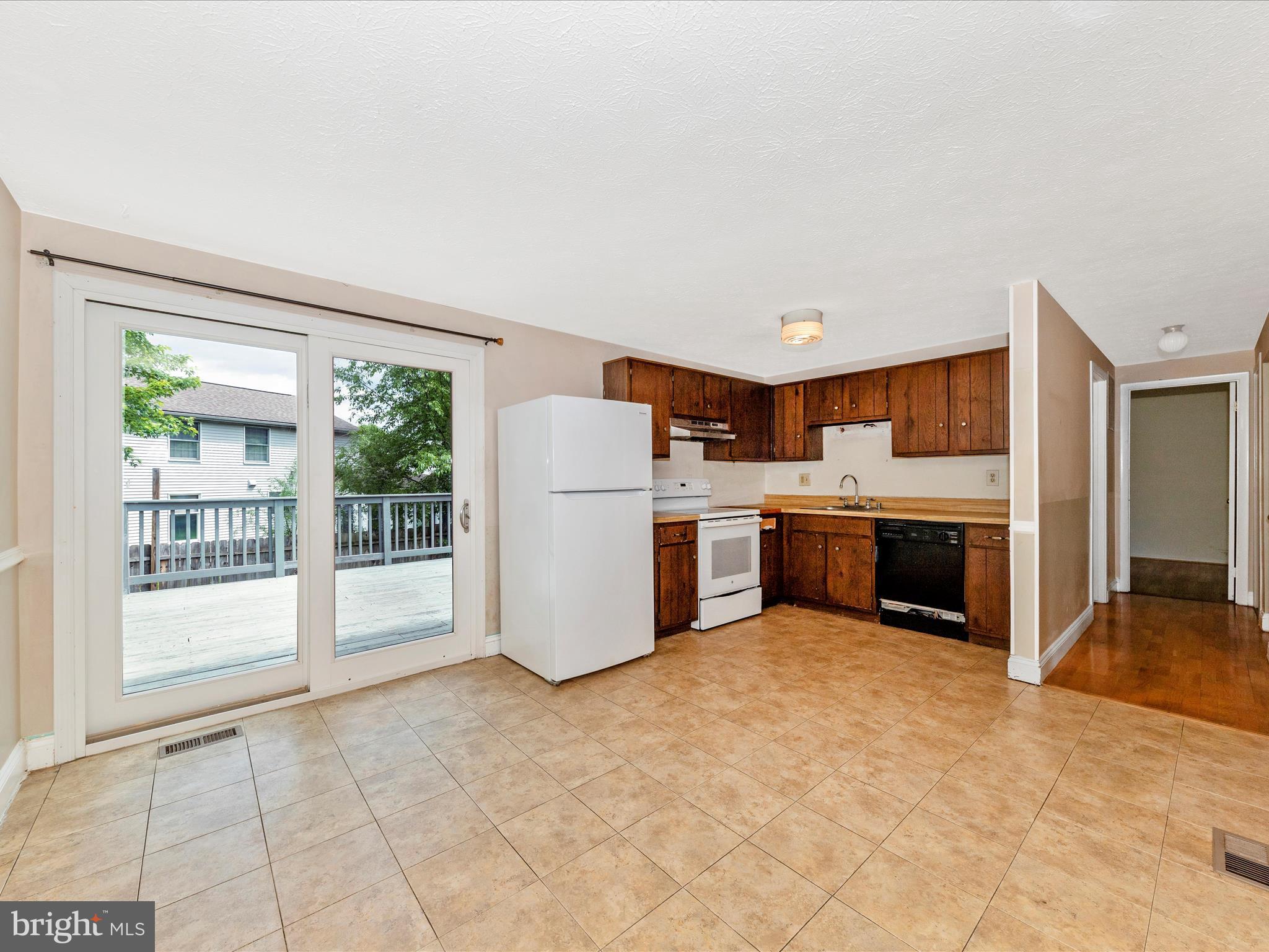 HILLCREST ORCHARDS - Residential