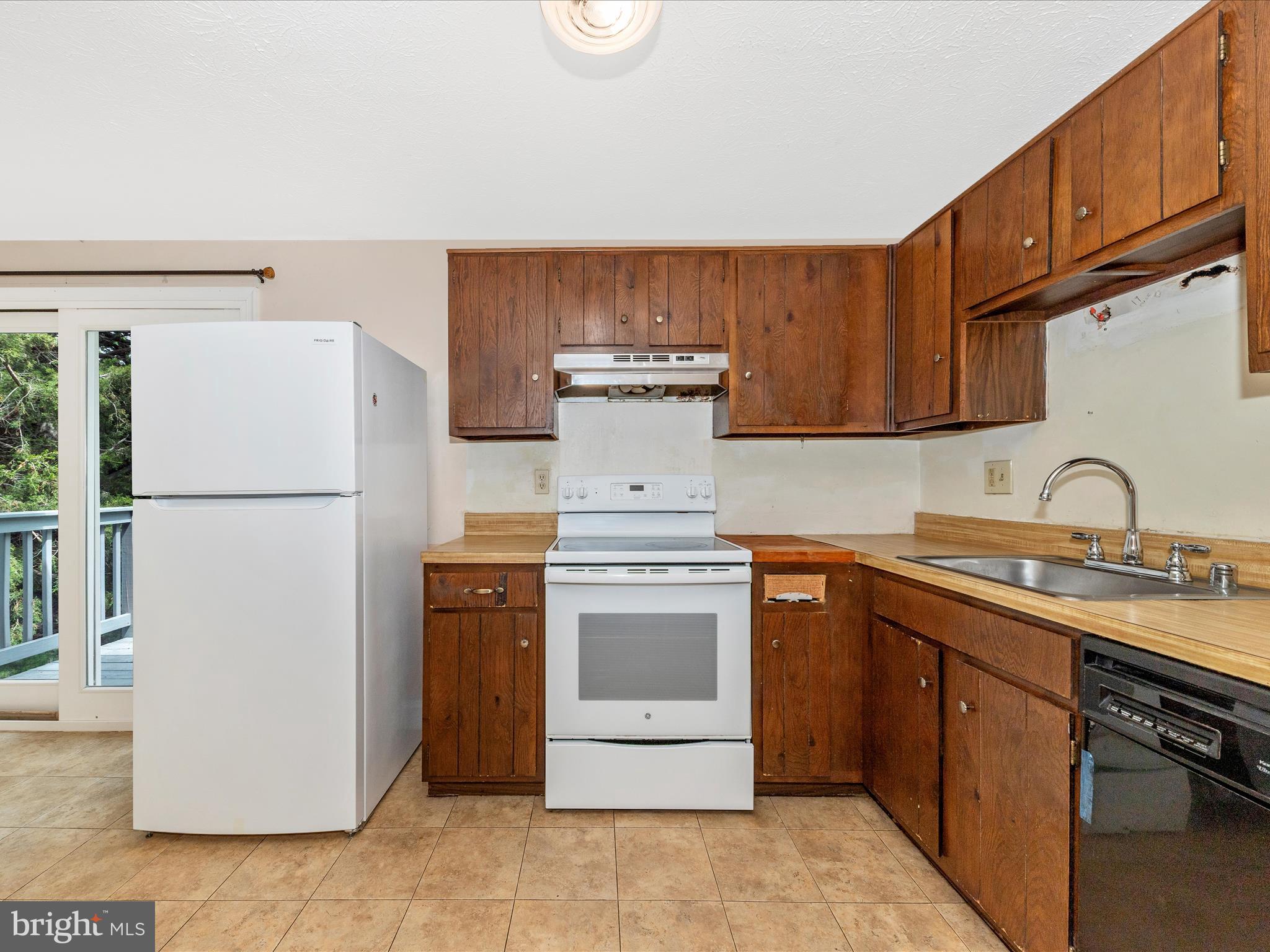 HILLCREST ORCHARDS - Residential