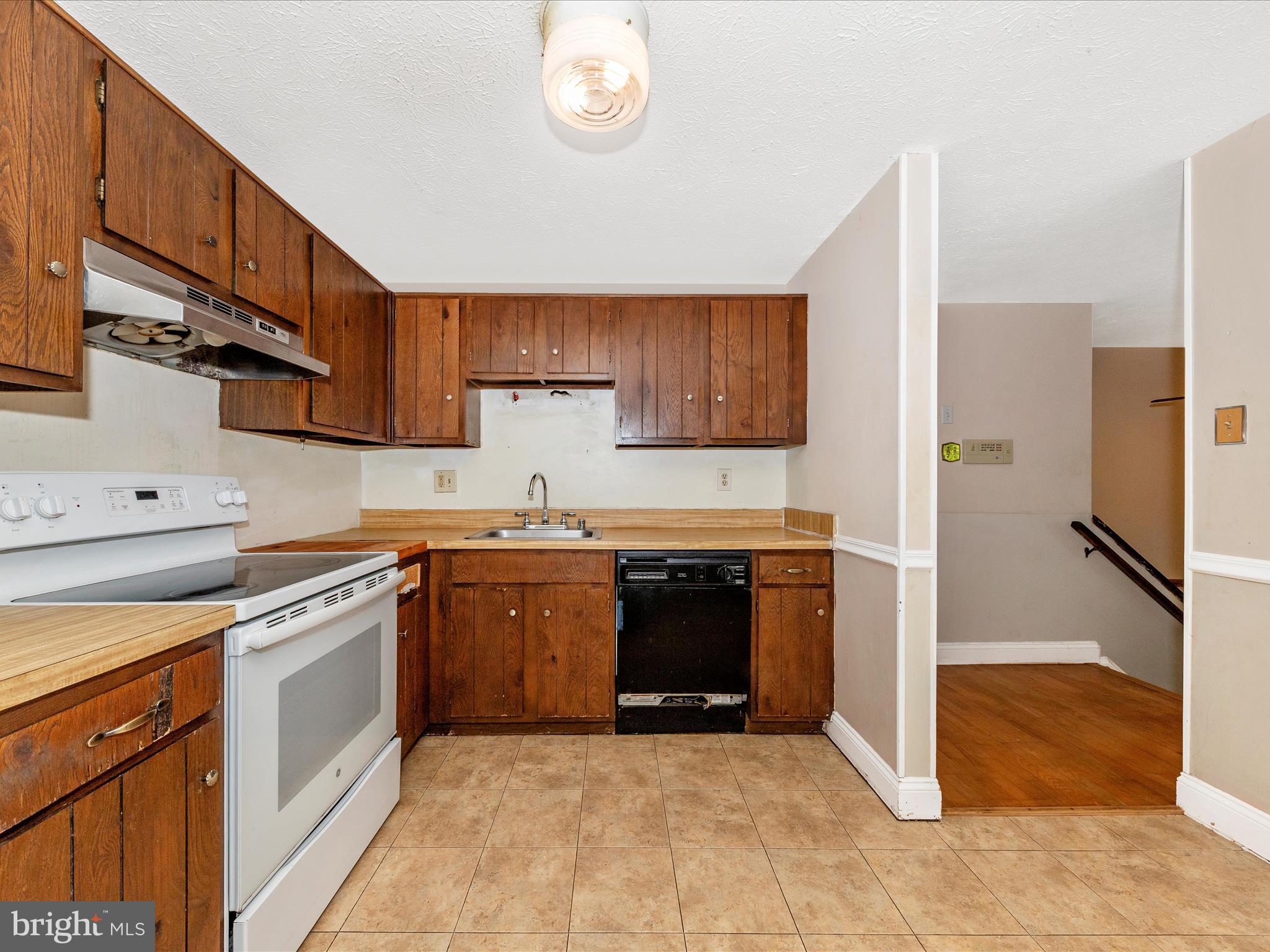 HILLCREST ORCHARDS - Residential