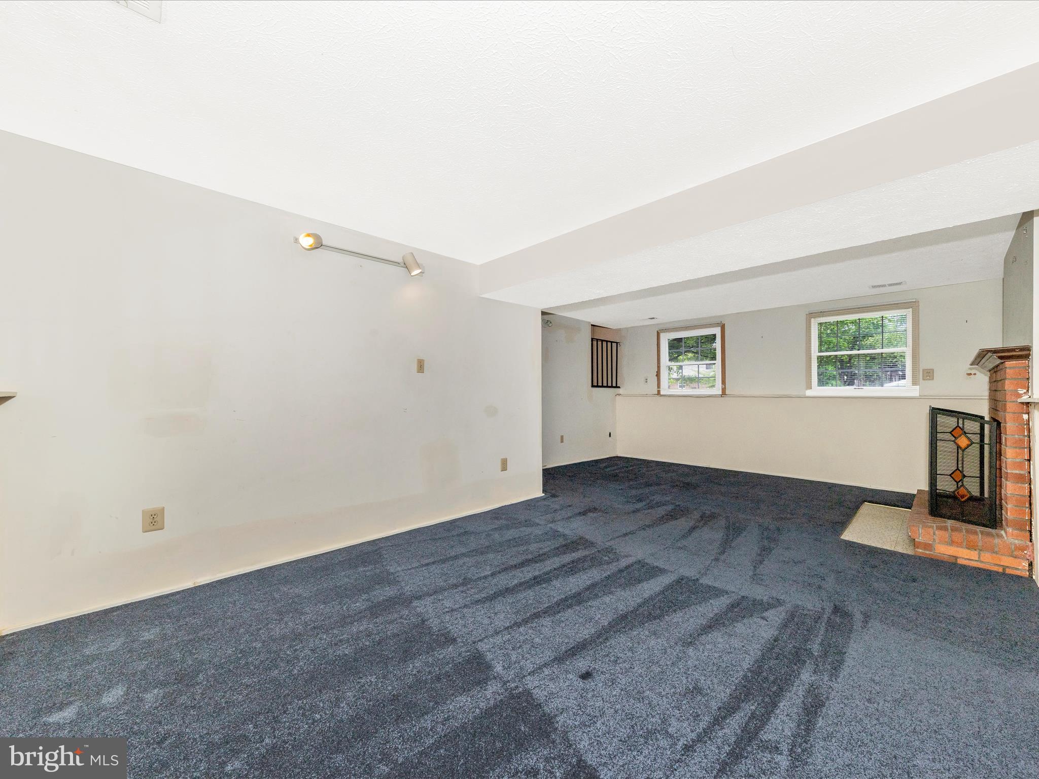 HILLCREST ORCHARDS - Residential