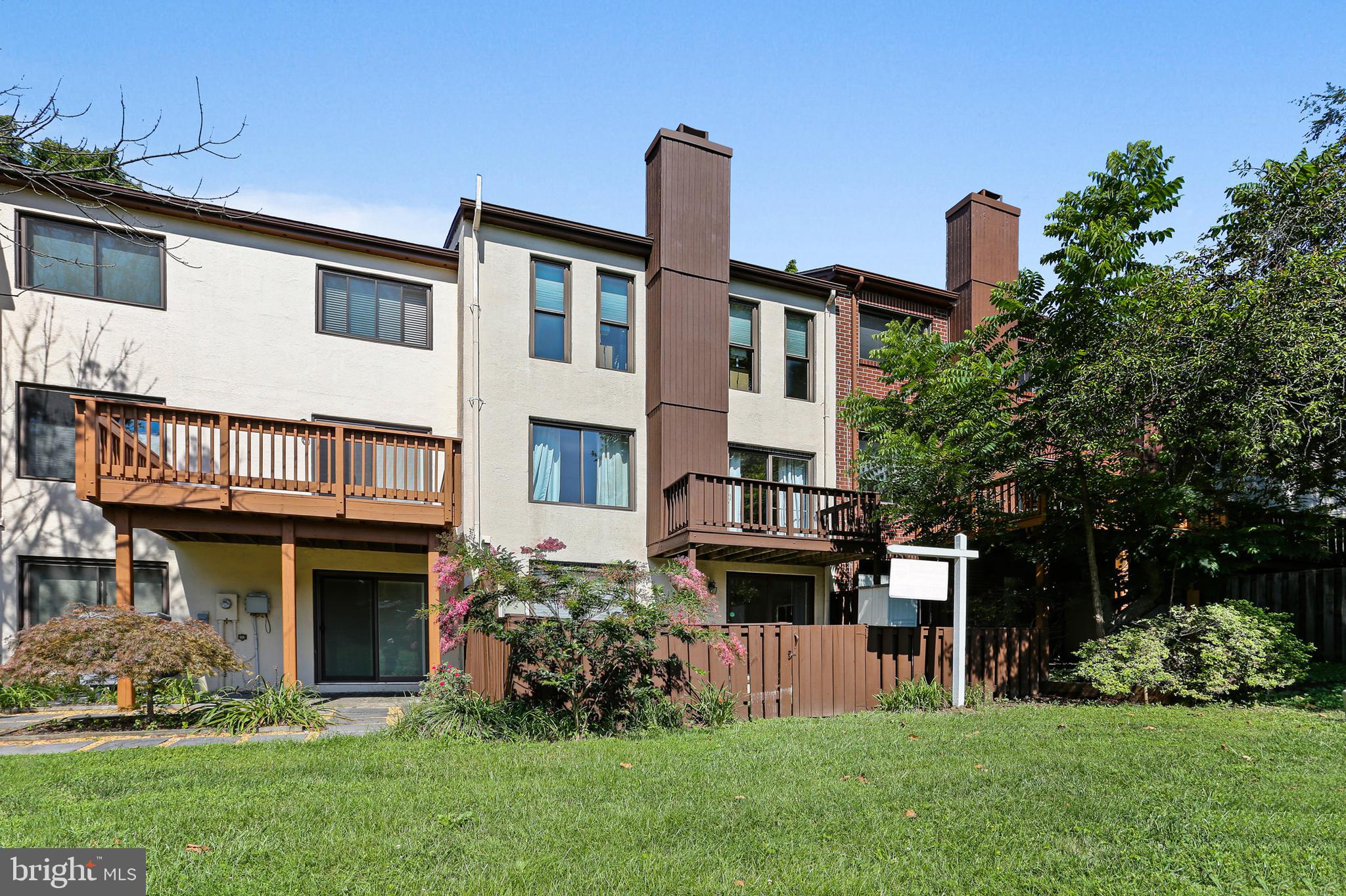 VILLAGE OF LONG REACH - Residential