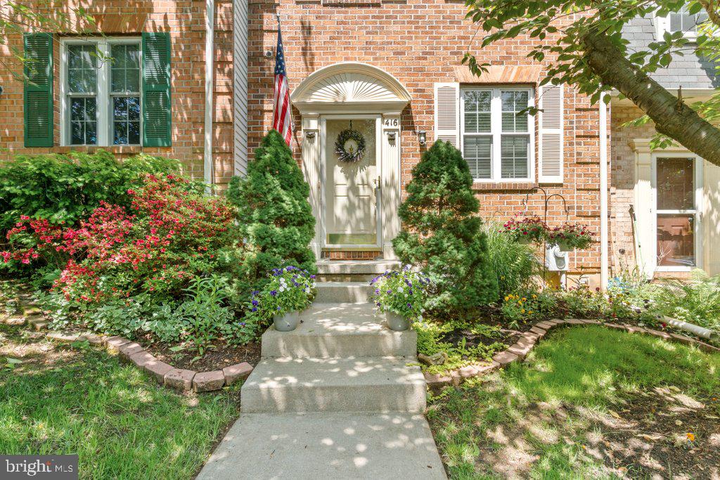 OLD FIELDS - Residential