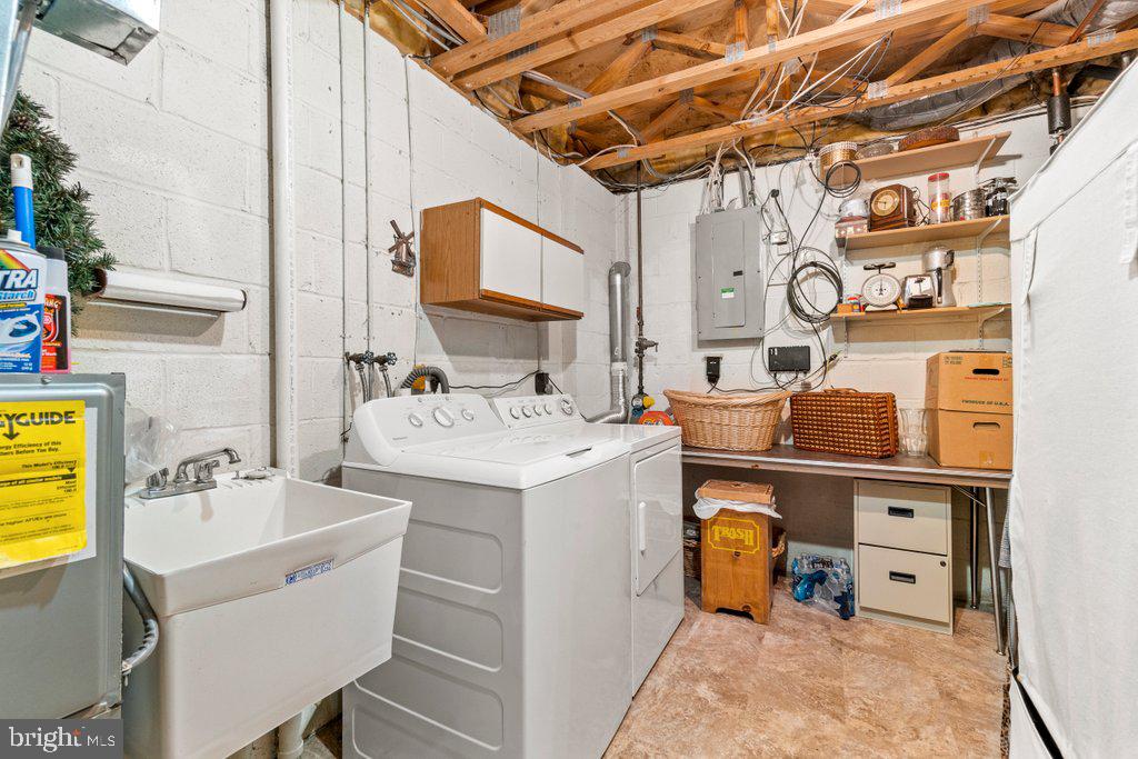 OLD FIELDS - Residential