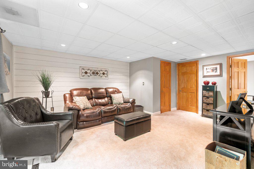 OLD FIELDS - Residential