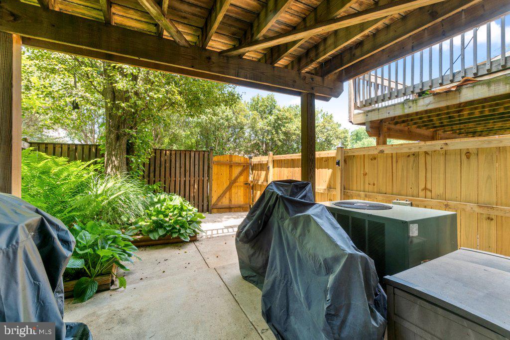 OLD FIELDS - Residential