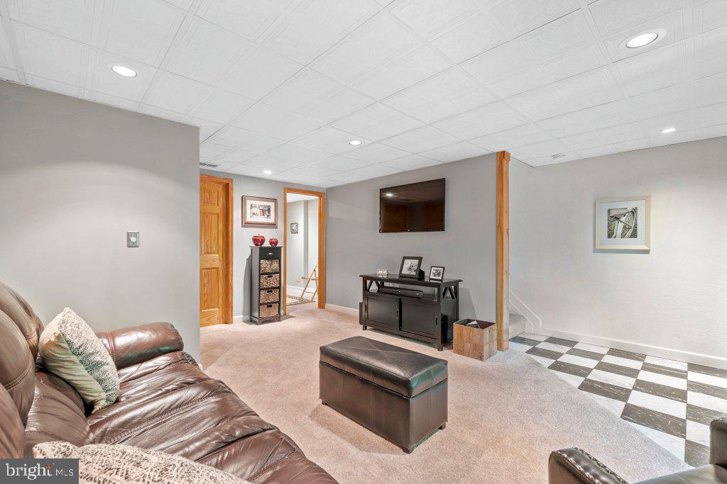 OLD FIELDS - Residential