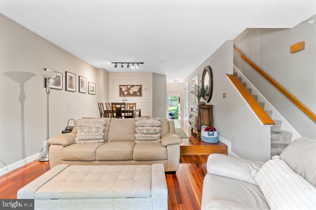 OLD FIELDS - Residential