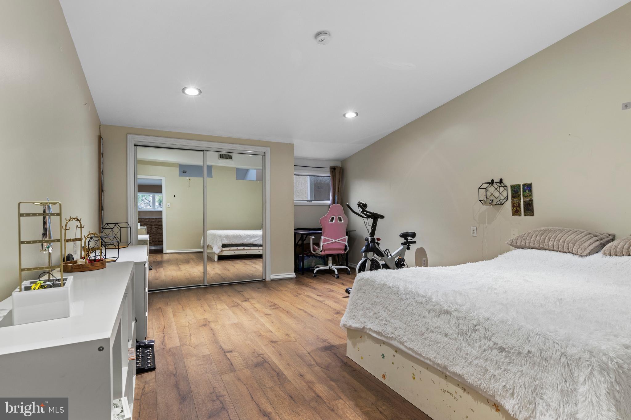 OAK HILL - Residential