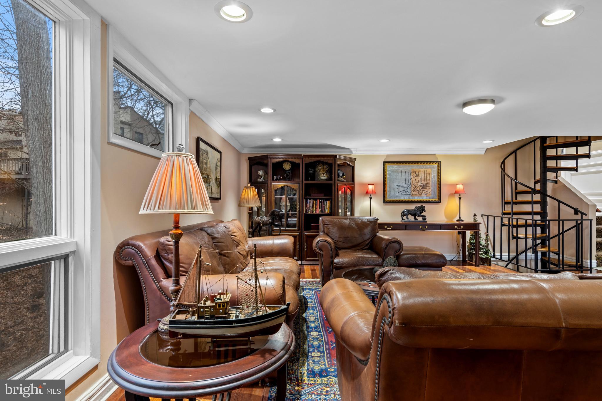 OAK HILL - Residential