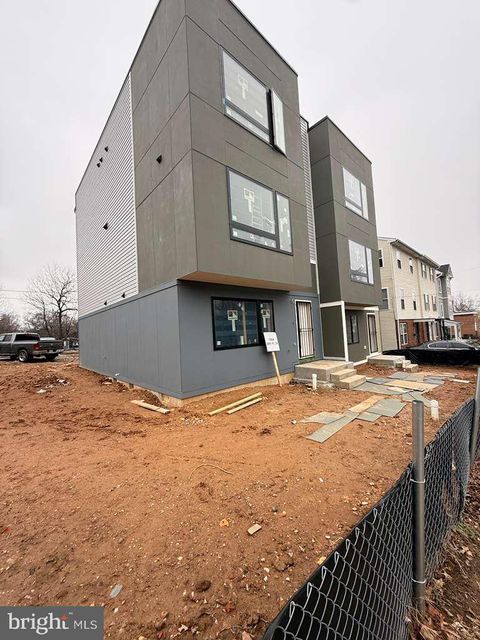 1006 50TH PLACE NE WASHINGTON DC 20019