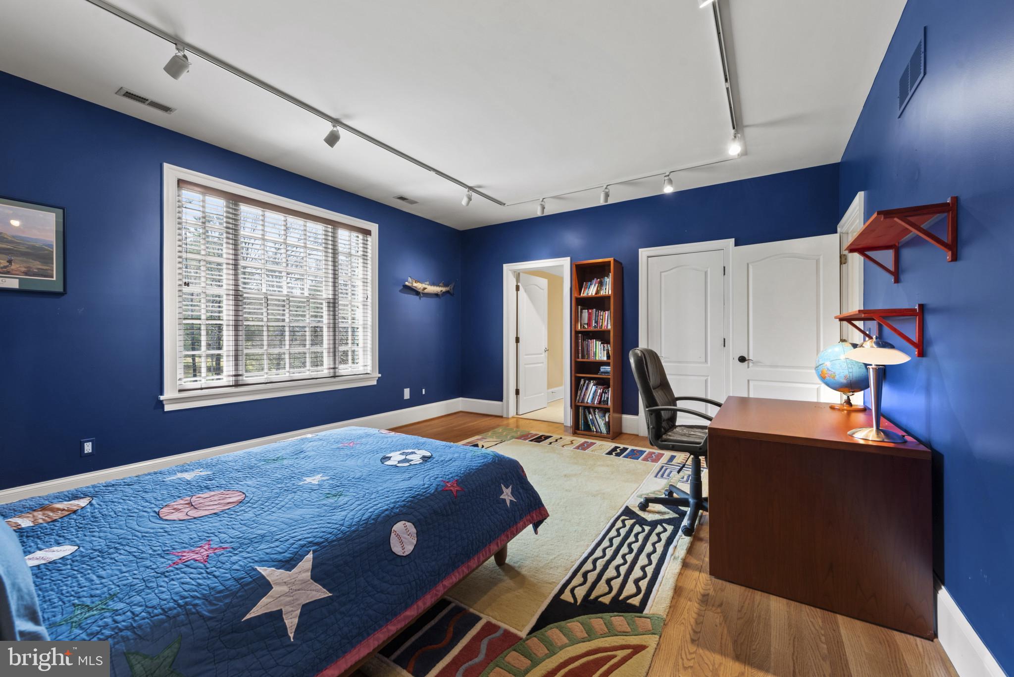 RUXTON - Residential