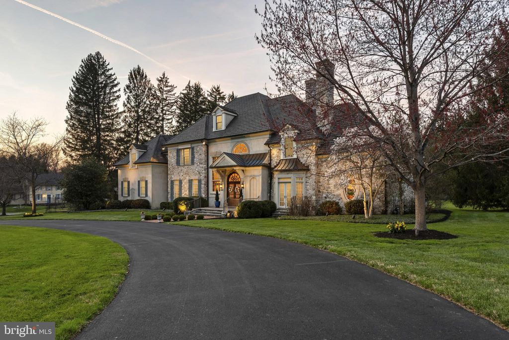 Photo of 7810 Ruxwood Road, RUXTON, MD 21204 (MLS # MDBC2150068)