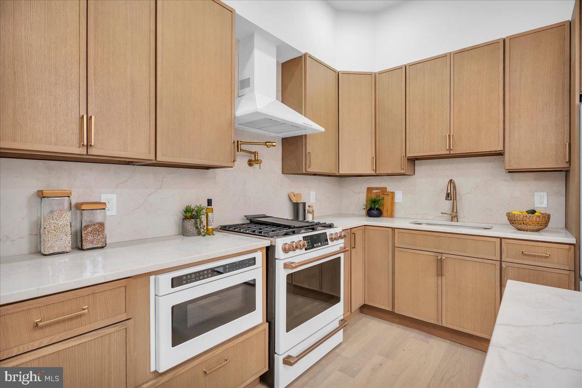 EAST PASSYUNK CROSSING - Residential