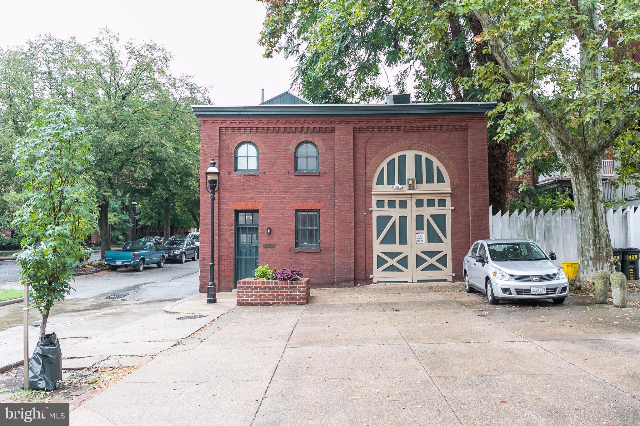 BOLTON HILL HISTORIC DISTRICT - Residential Lease