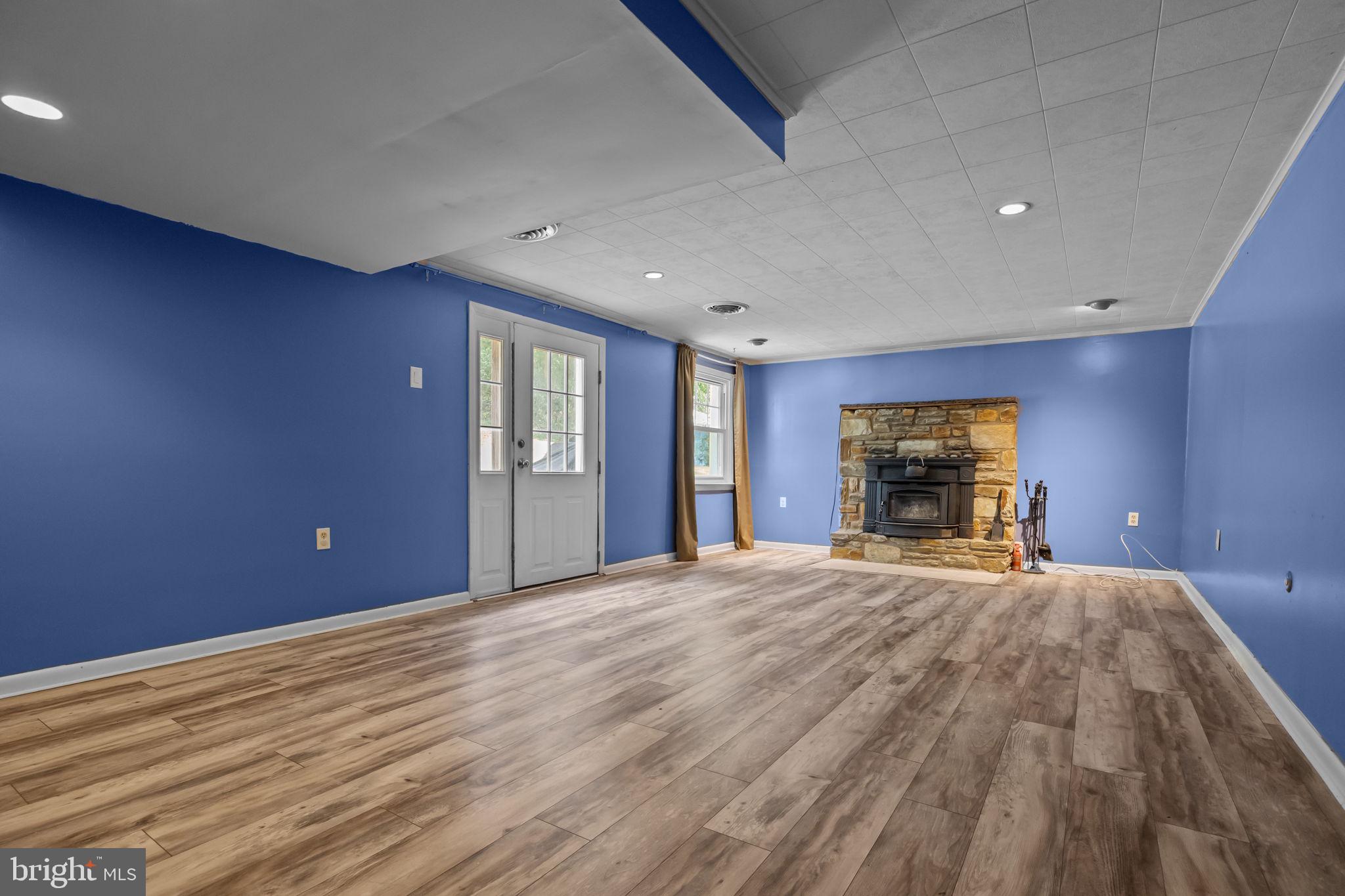 CHURCHVILLE MANOR - Residential