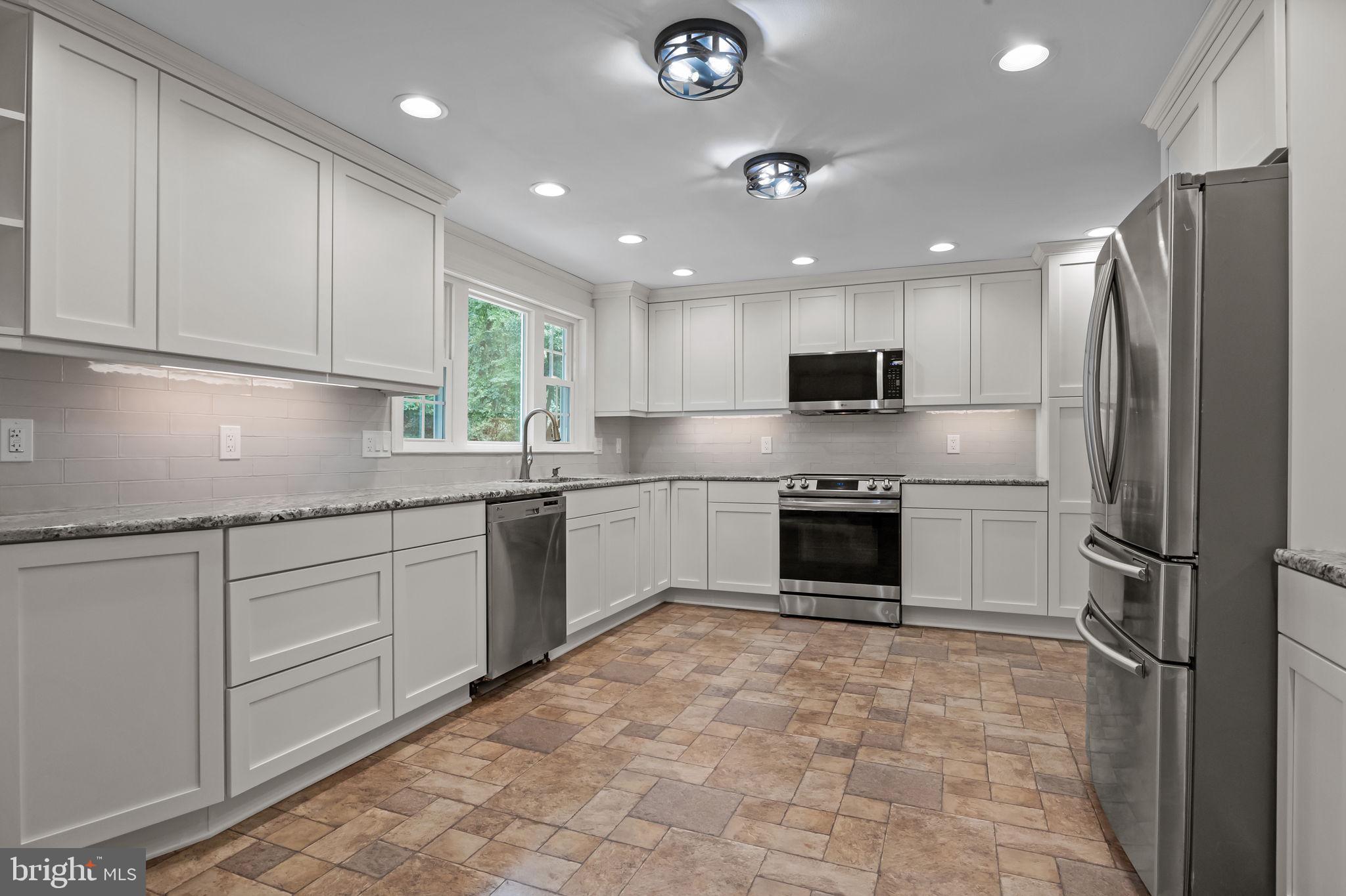 CHURCHVILLE MANOR - Residential