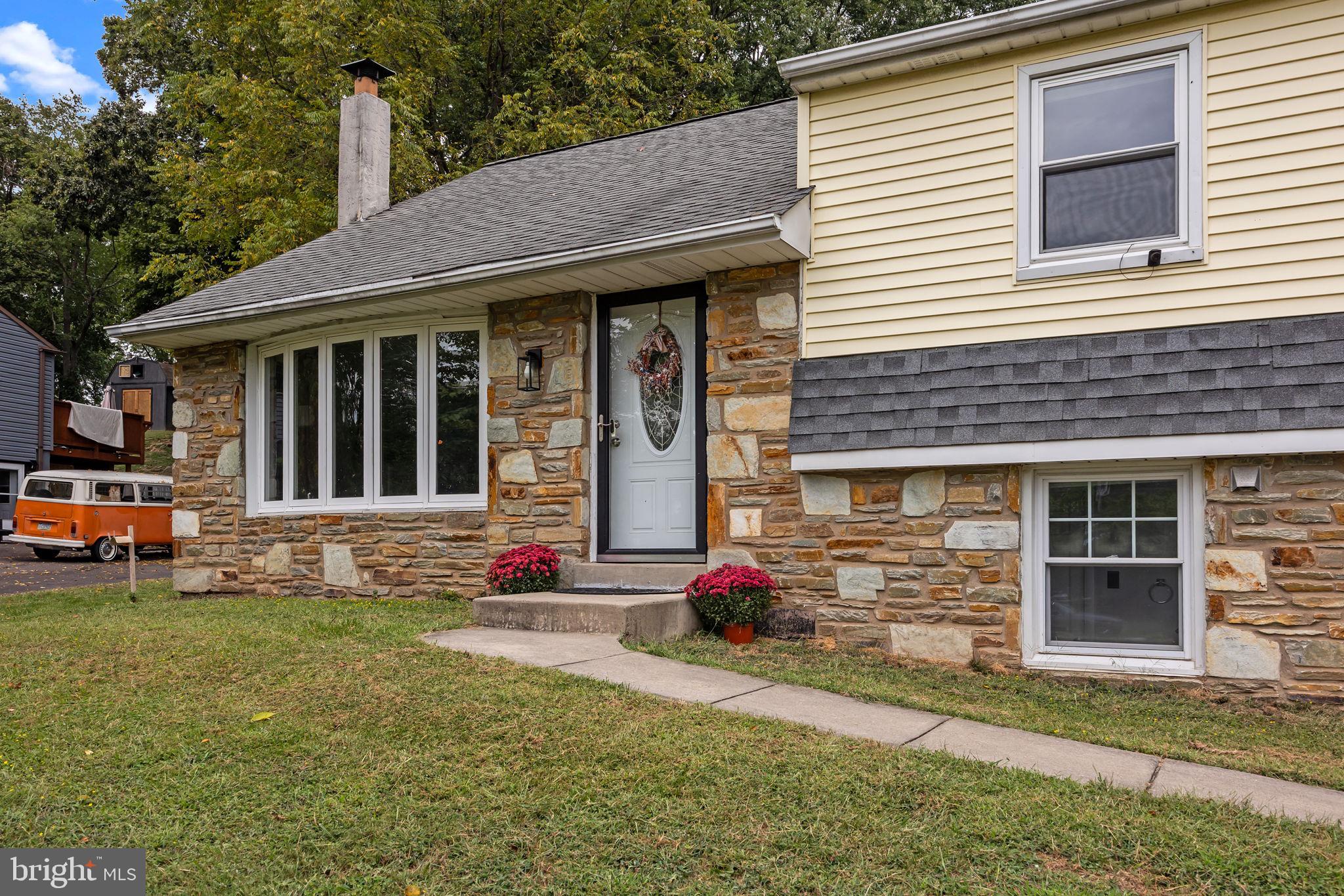 CHURCHVILLE MANOR - Residential