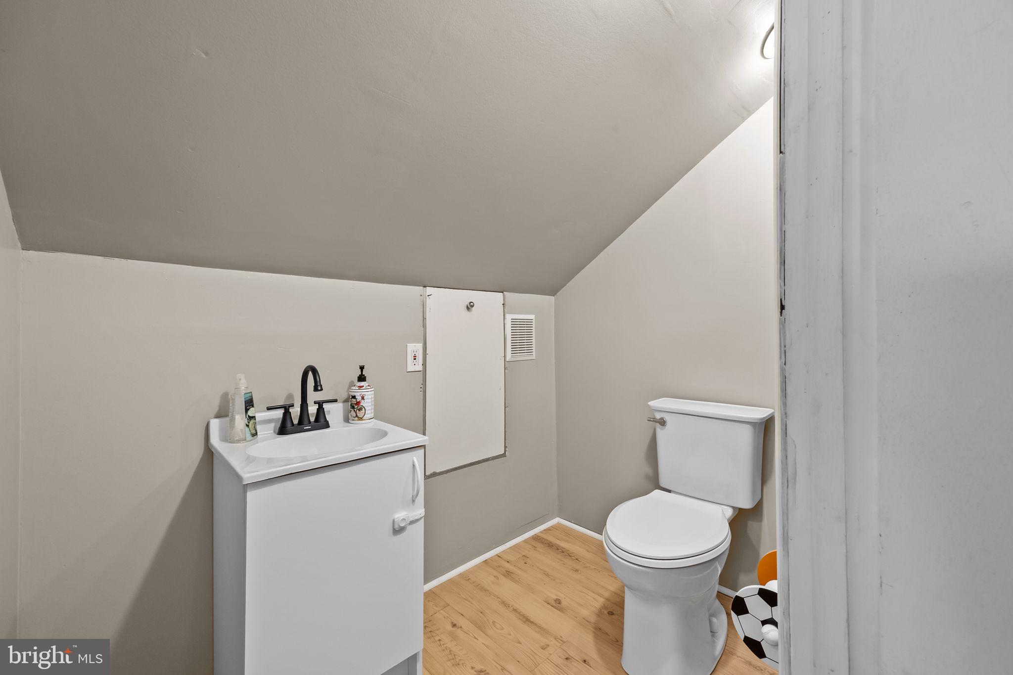 CHURCHVILLE MANOR - Residential