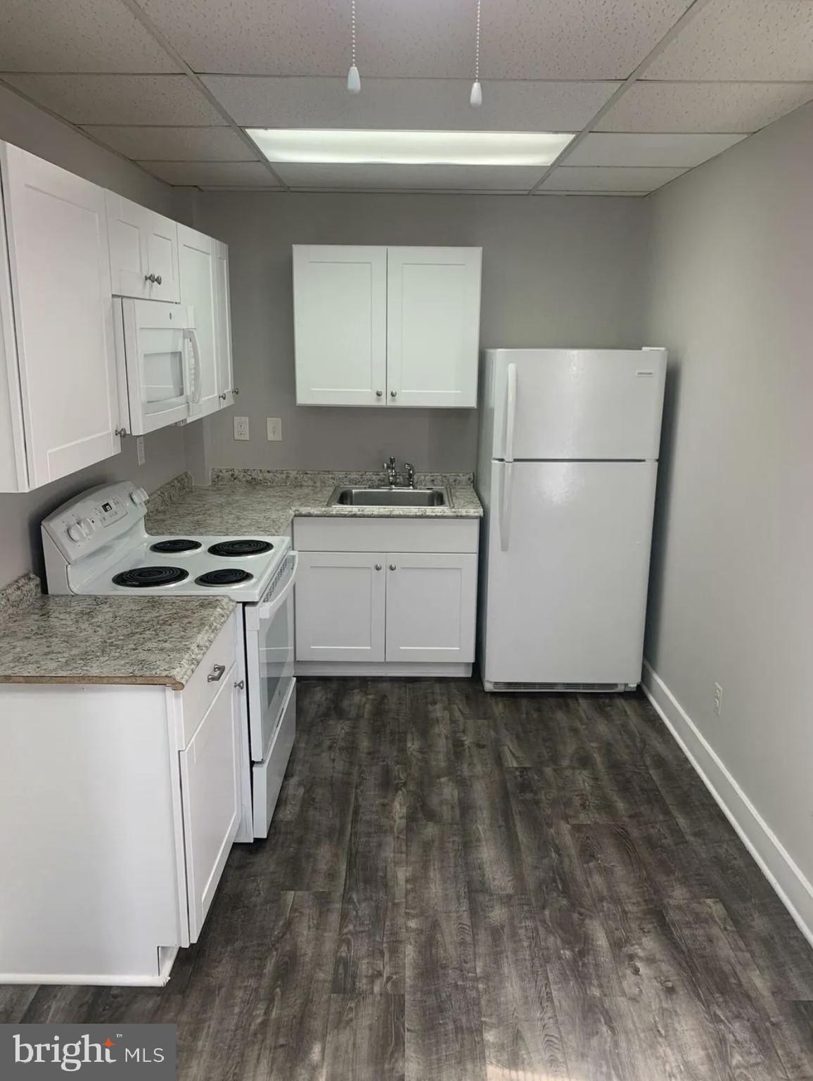 LAUREL - Residential Lease