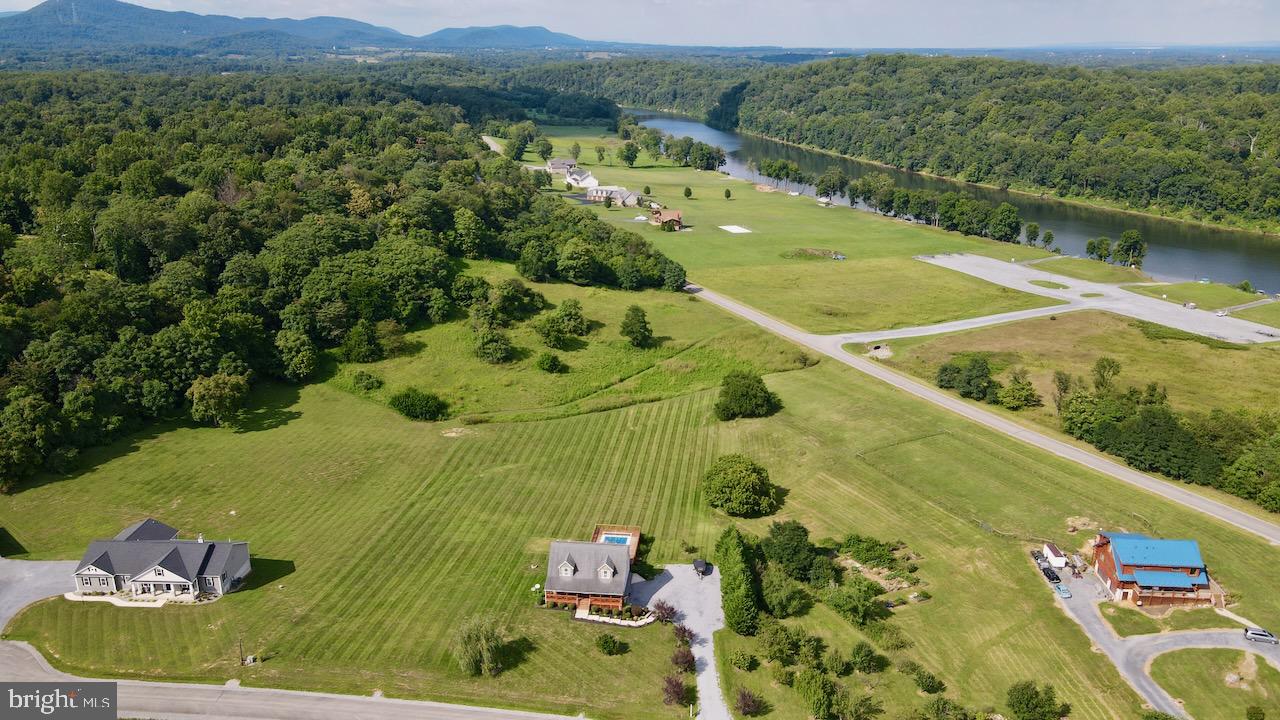 CROSSINGS ON THE POTOMAC - Residential