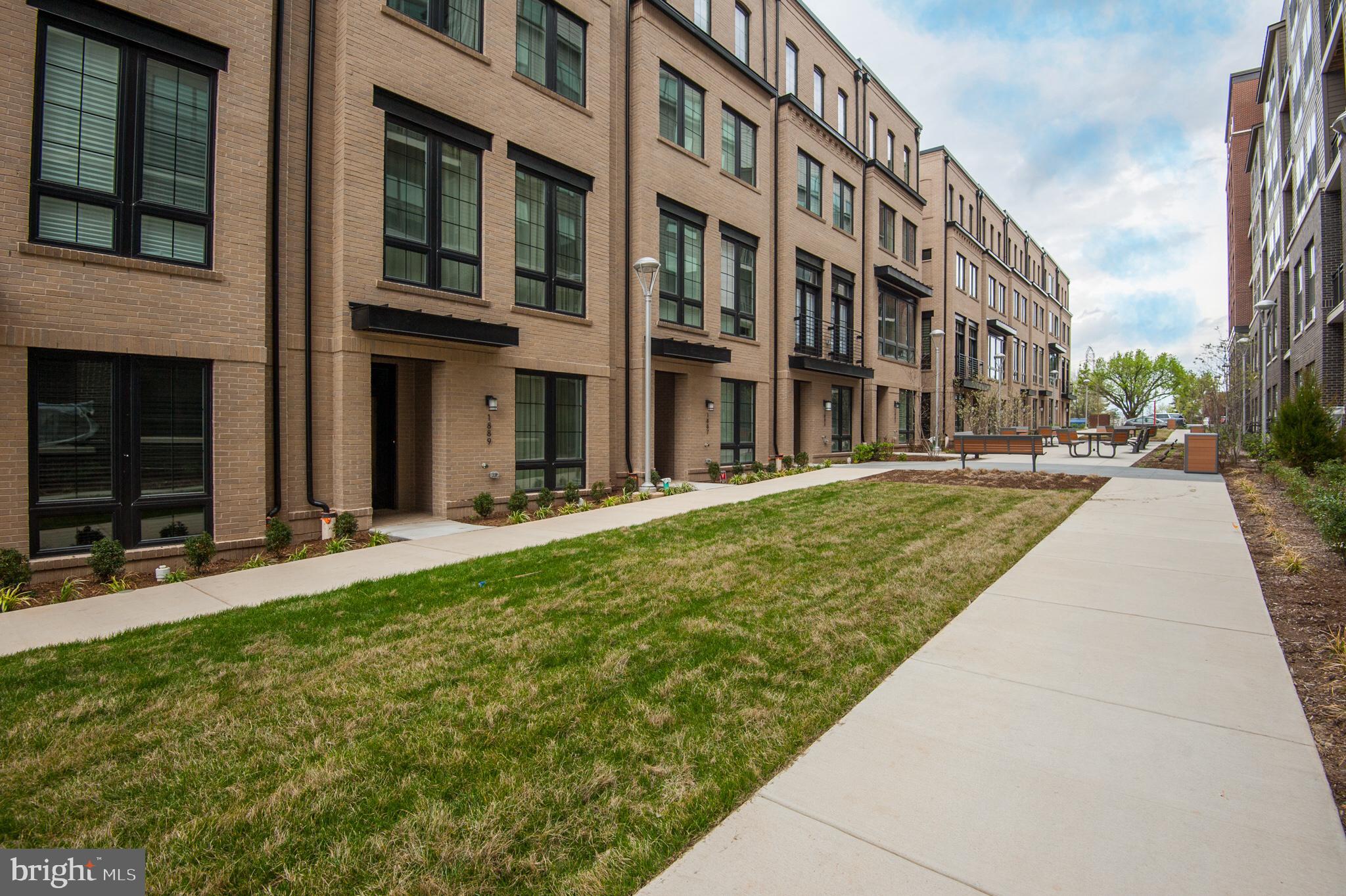 UNION TOWNS - Residential Lease