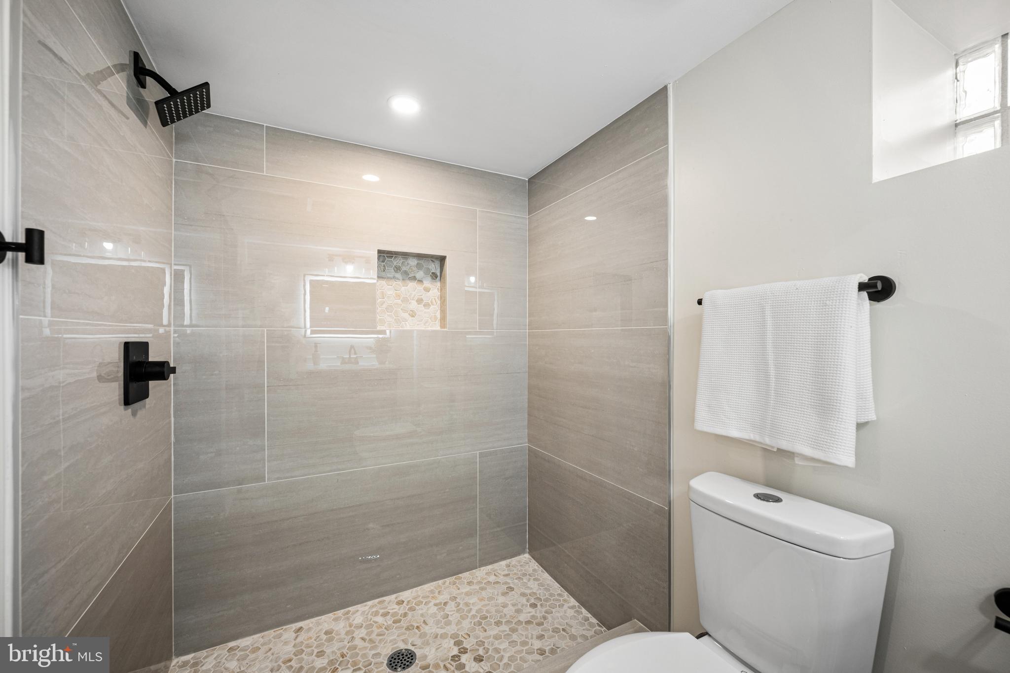 EDGEWOOD - Residential