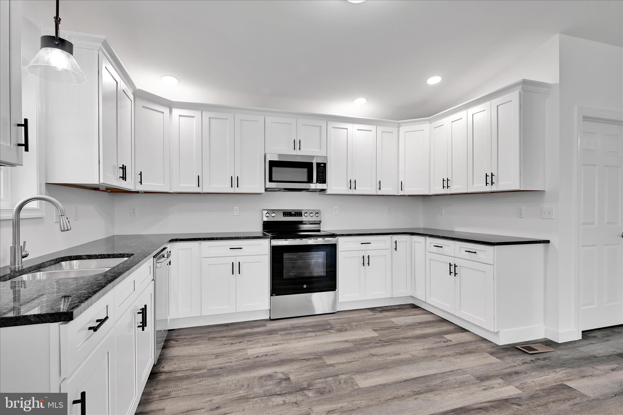 LAKE WYNONAH - Residential