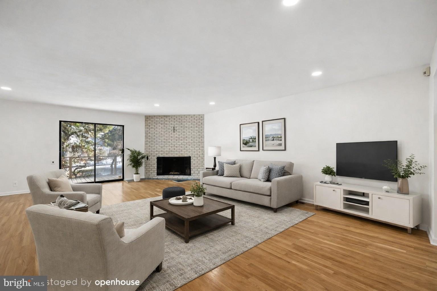 635 E MAIN STREET 14