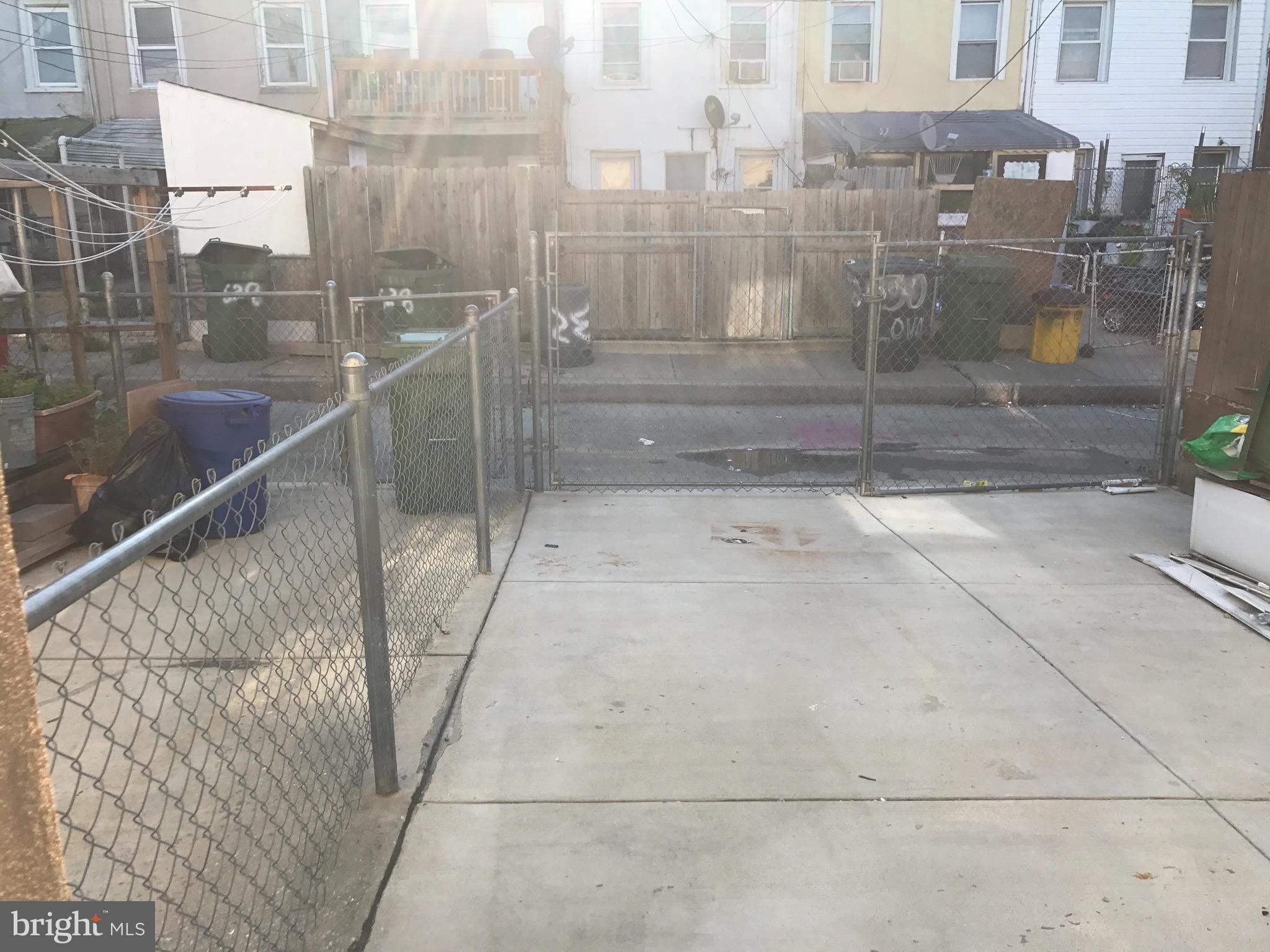 GREEKTOWN - Residential Lease