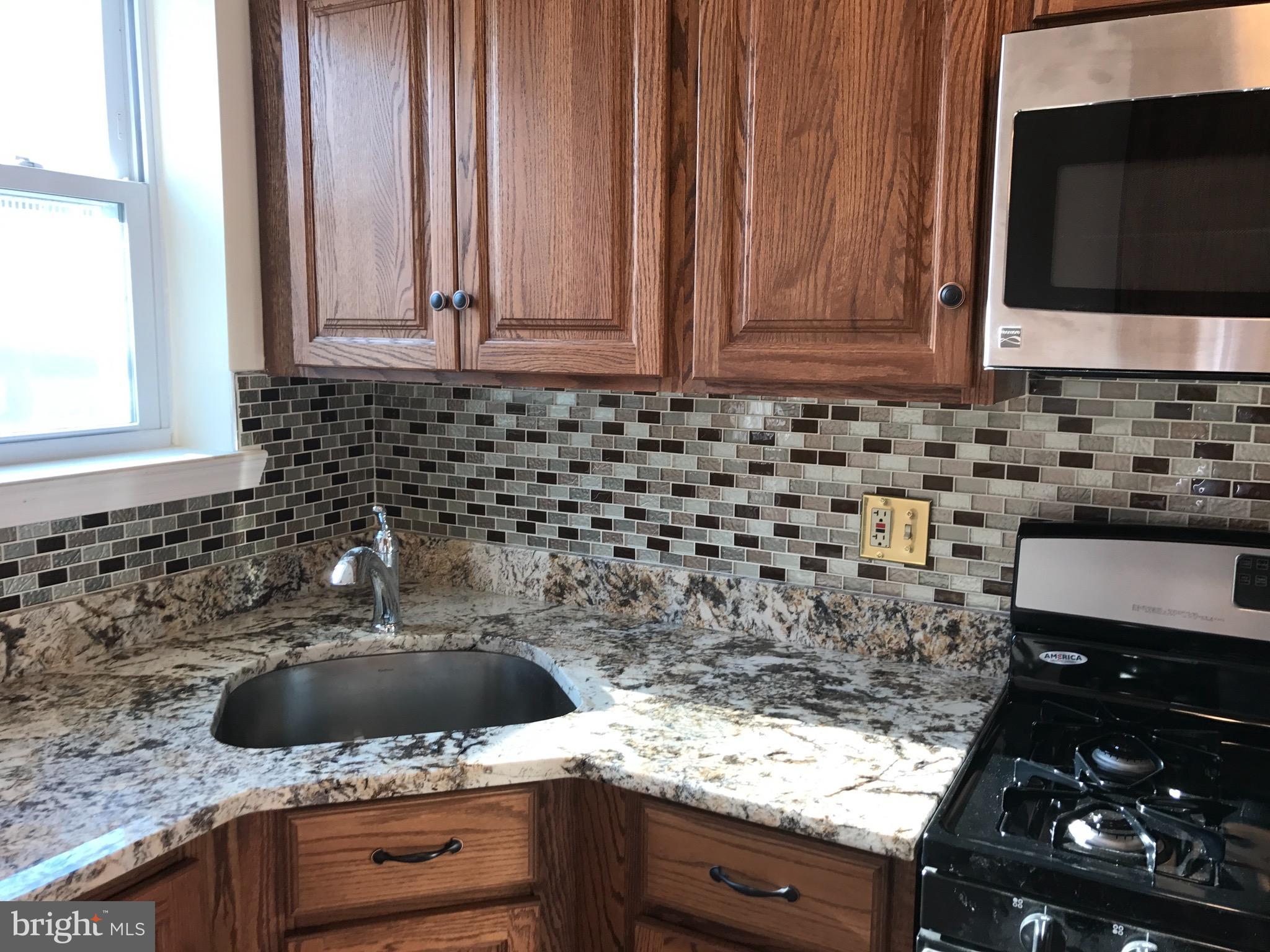 GREEKTOWN - Residential Lease