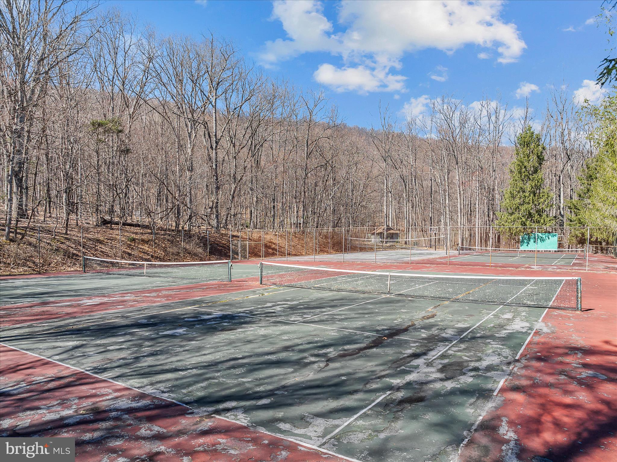 COOLFONT MOUNTAINSIDE - Residential