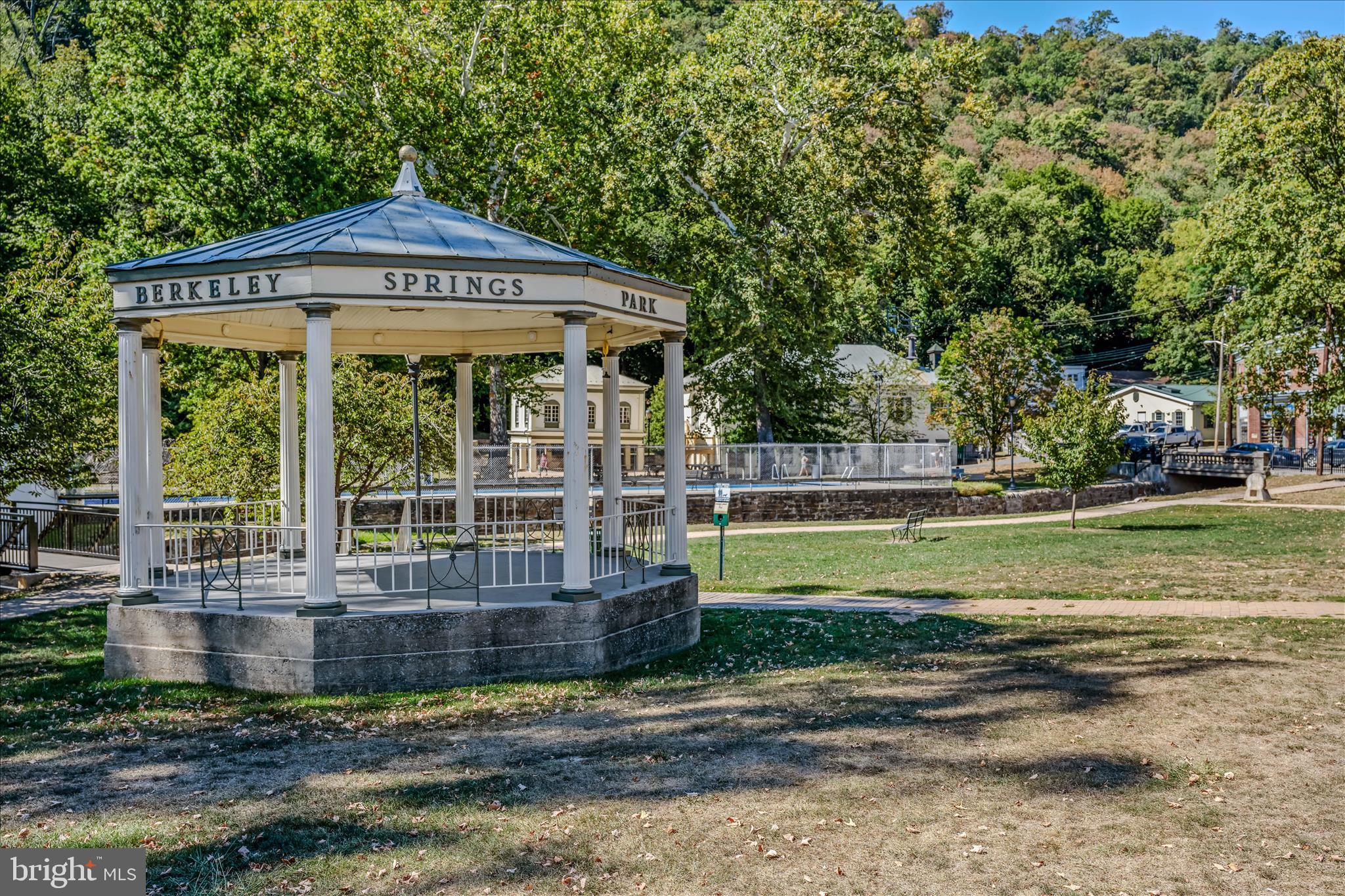 COOLFONT MOUNTAINSIDE - Residential