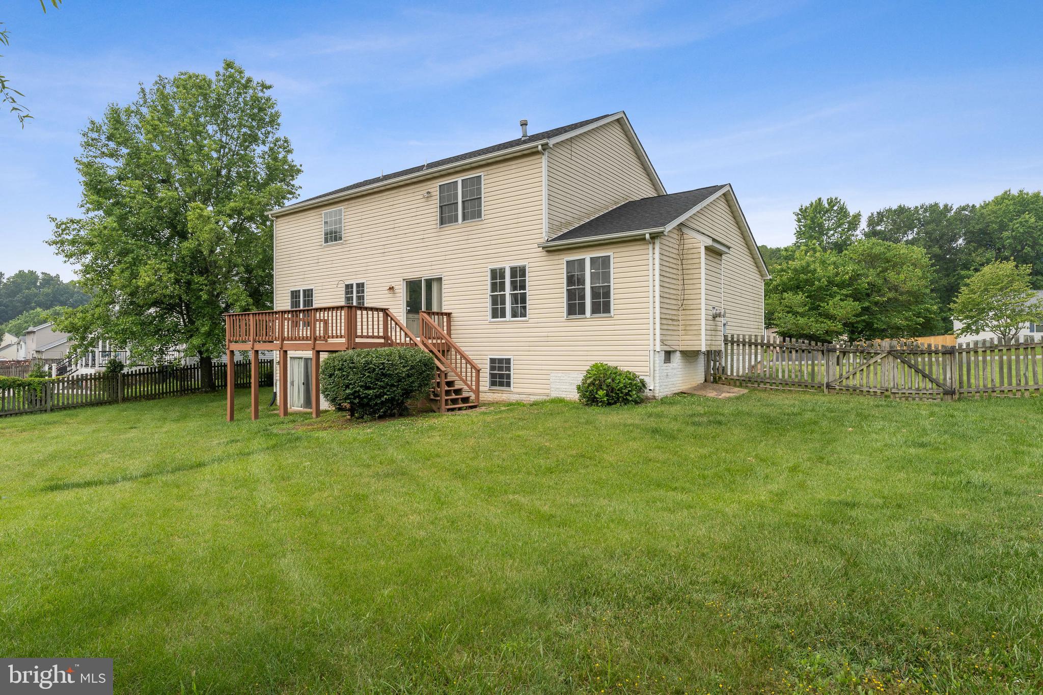 SMOKETREE - Residential Lease