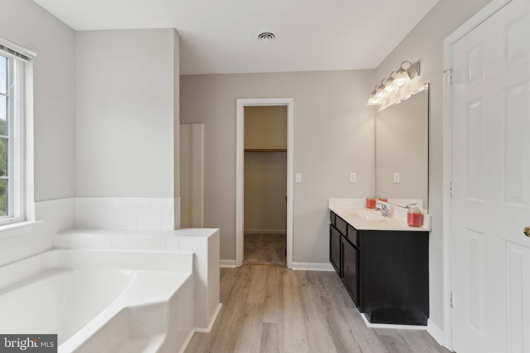 SMOKETREE - Residential Lease