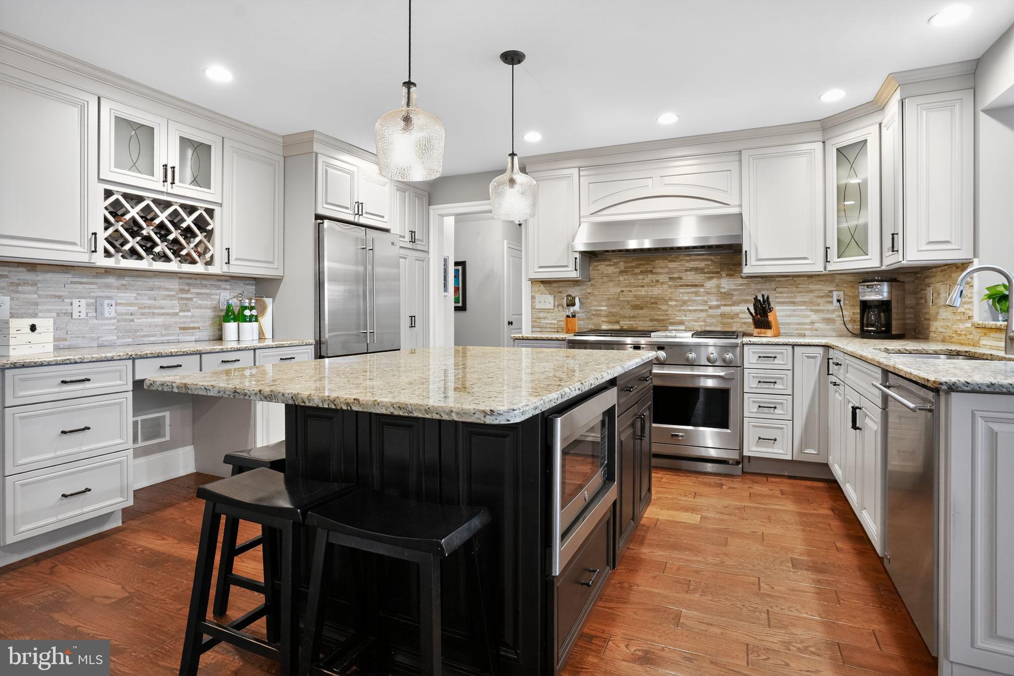 RADNOR HUNT - Residential