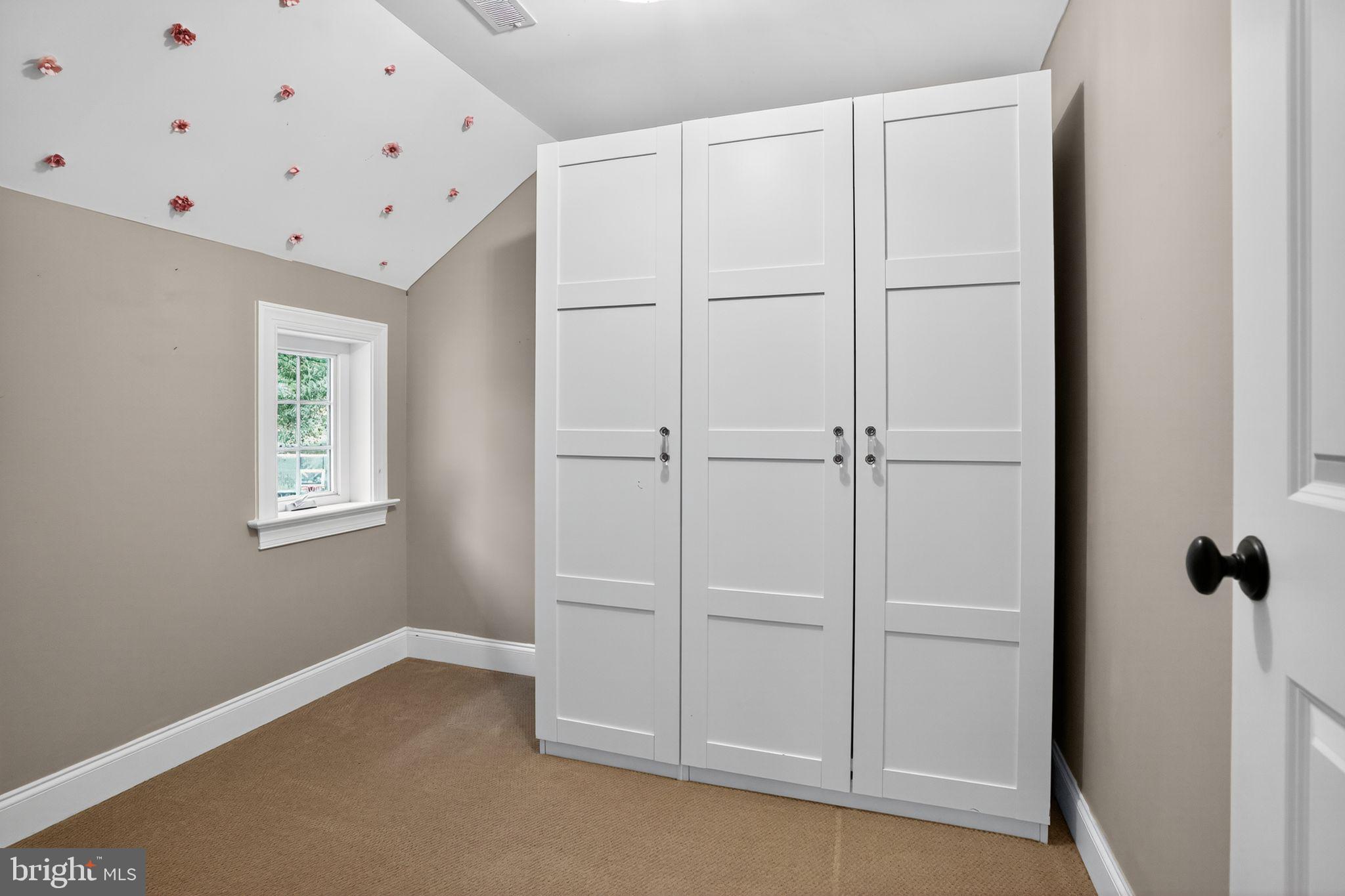 RADNOR HUNT - Residential