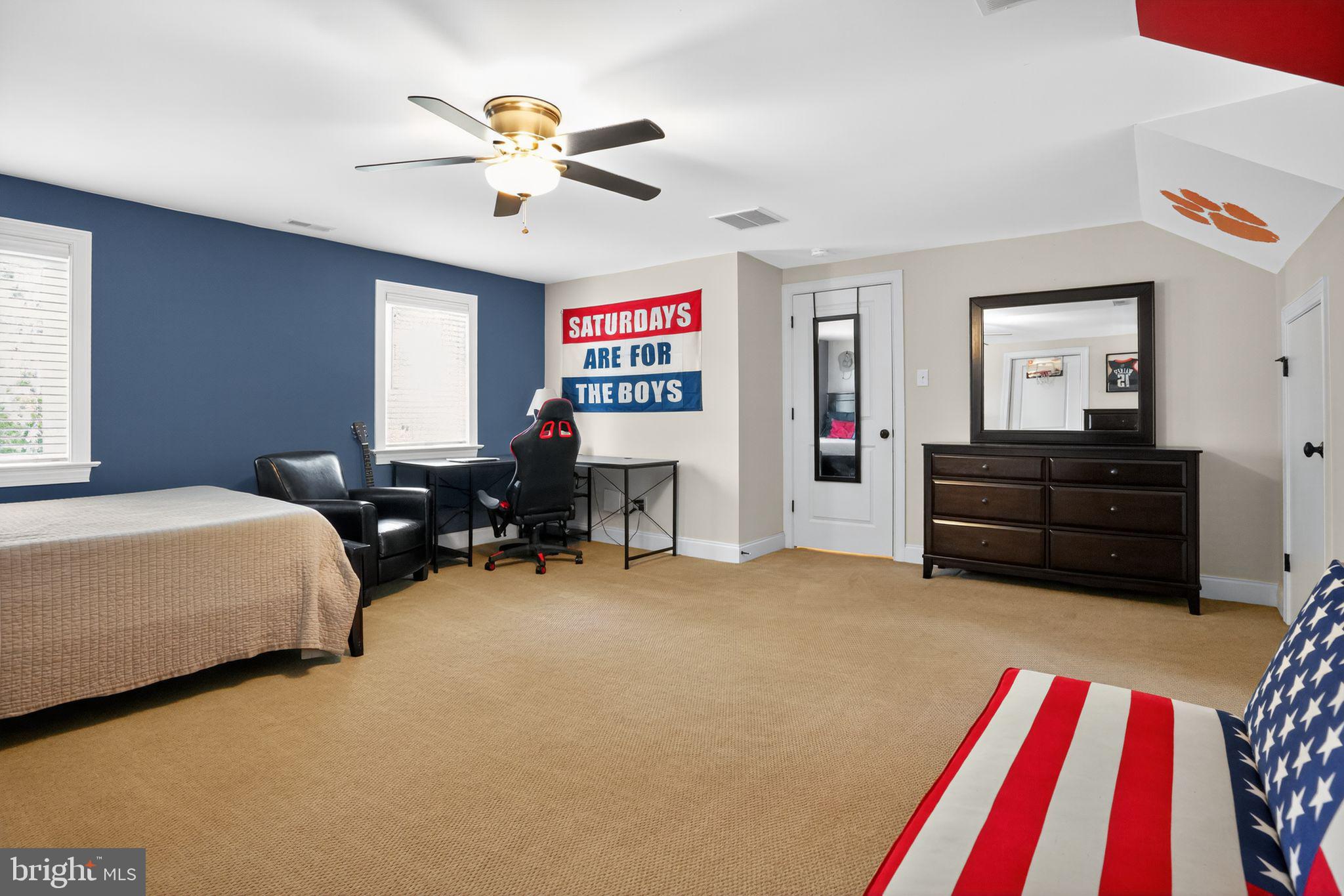 RADNOR HUNT - Residential