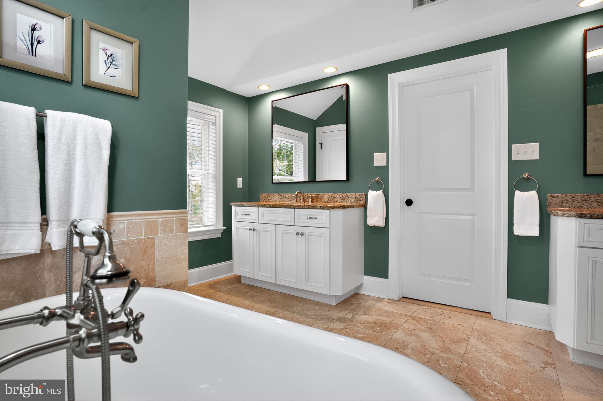 RADNOR HUNT - Residential