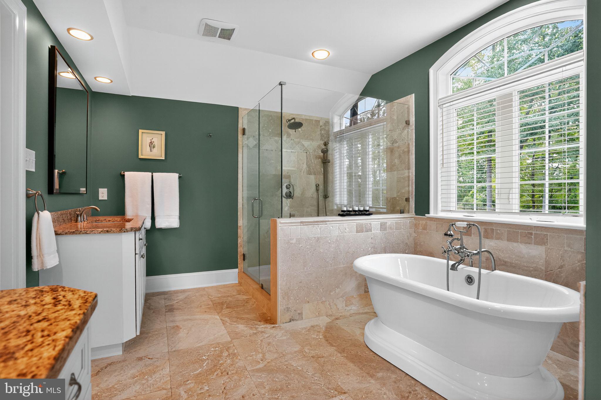 RADNOR HUNT - Residential