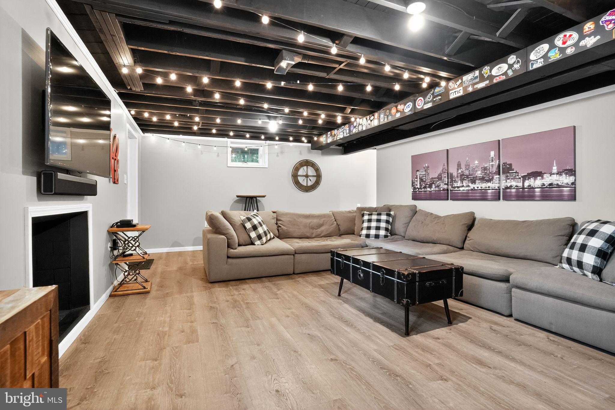 RADNOR HUNT - Residential