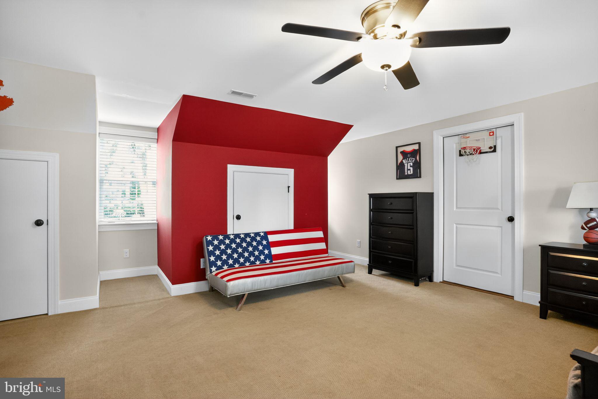 RADNOR HUNT - Residential